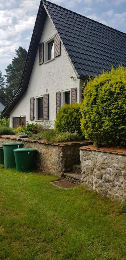 Gemuetliches Ferienhaus In Seenaehe Sewekow Exterior foto